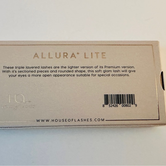 Triple Layer Lashes - Picture 4 of 5